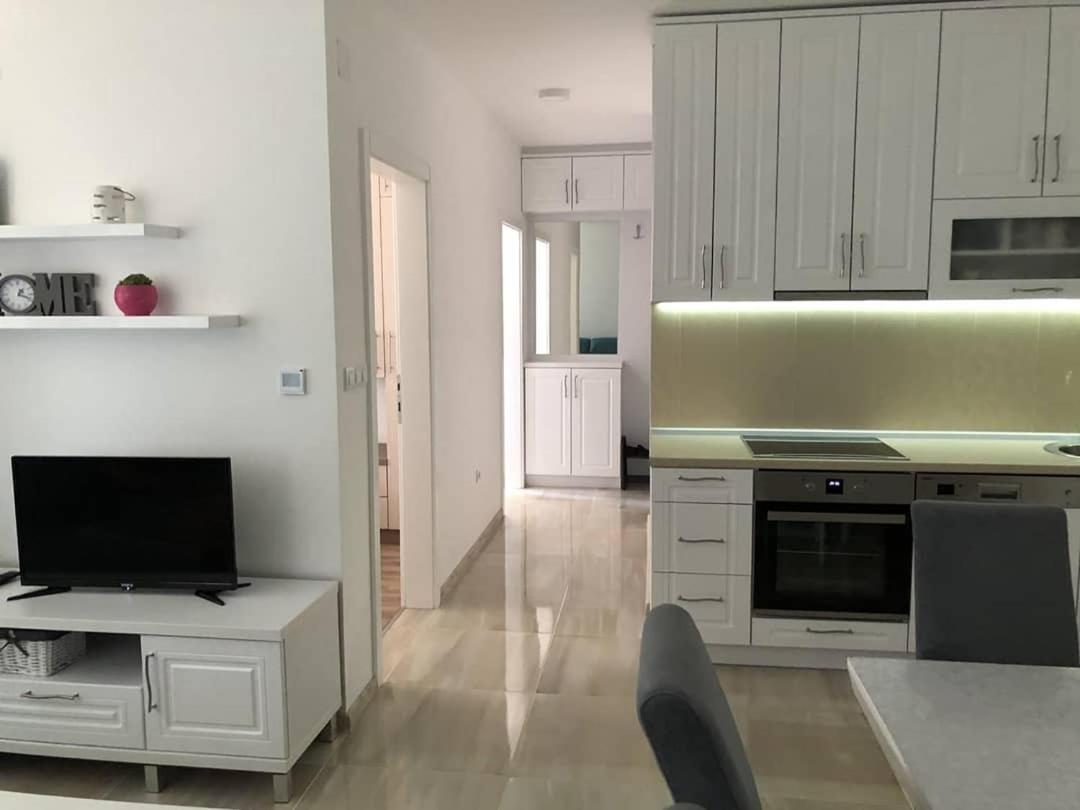 Apartman Sims بييلينا المظهر الخارجي الصورة