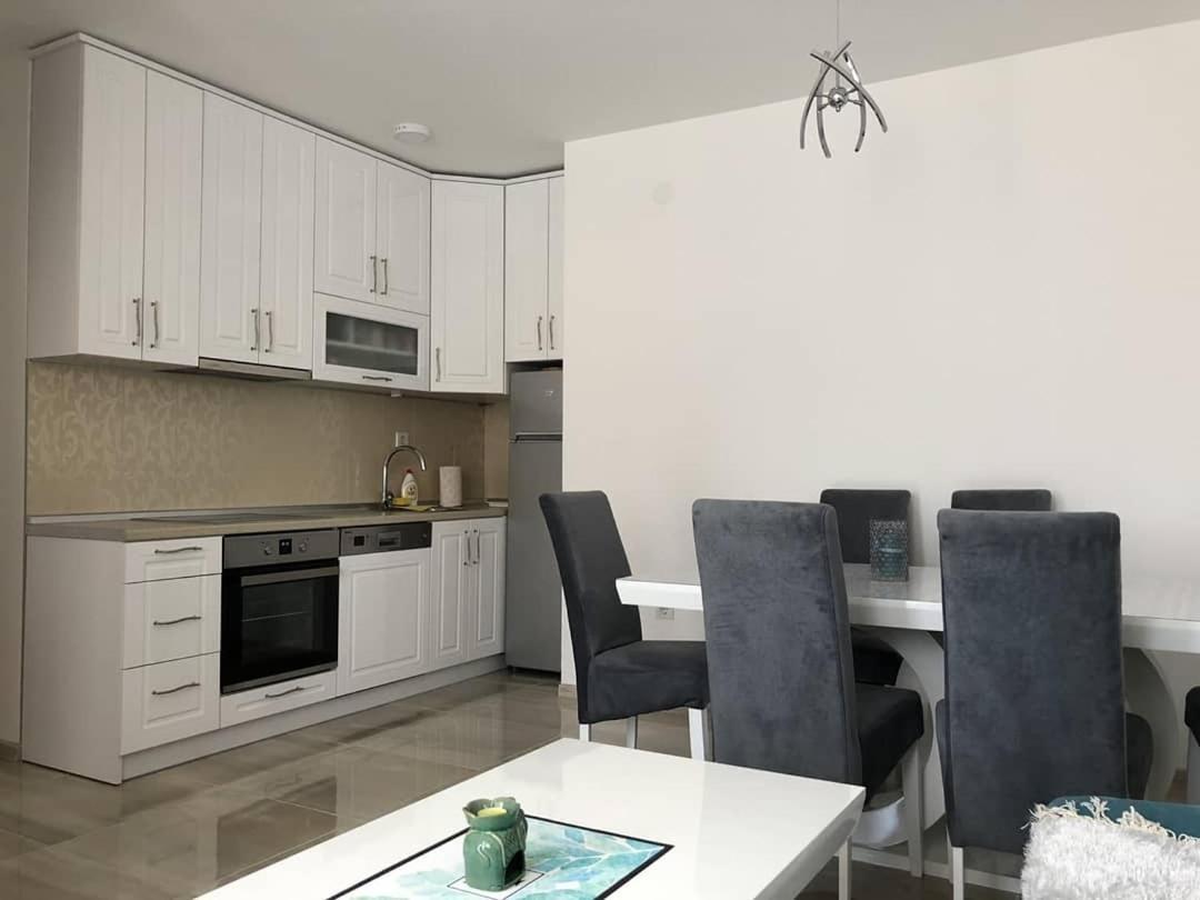 Apartman Sims بييلينا المظهر الخارجي الصورة